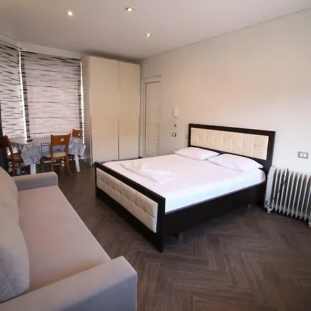 Apartman & Ardian-mandi Sarande-albania *