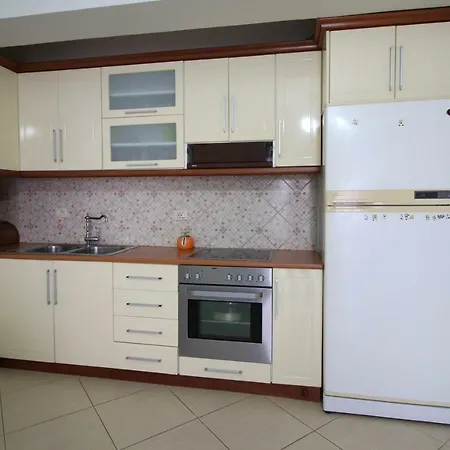 Apartman & Ardian-mandi Sarande-albania